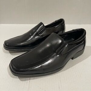 Men’s Royal Shoes Black Faux Leather Business Casual Loafers Size 9.5 US!